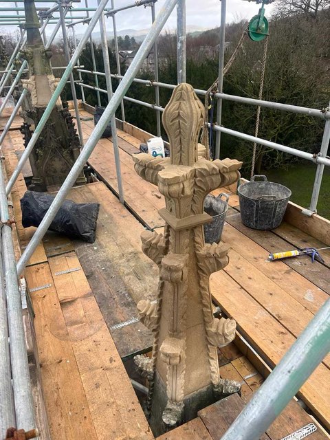 Kendal Parish Church — Pinnacles, photograph 3