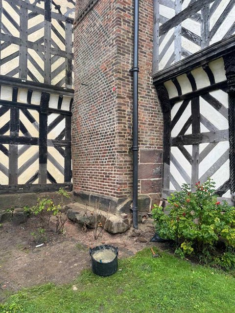 Little Moreton Hall — Chimneys, photograph 4